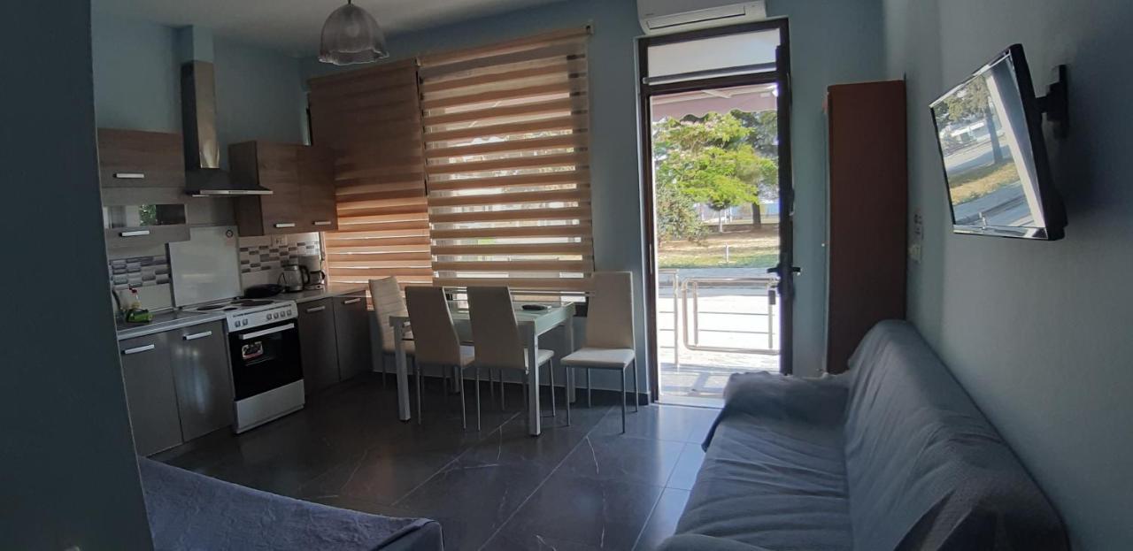 Soula'S Sunshine Apartments Неа Карвали Екстериор снимка